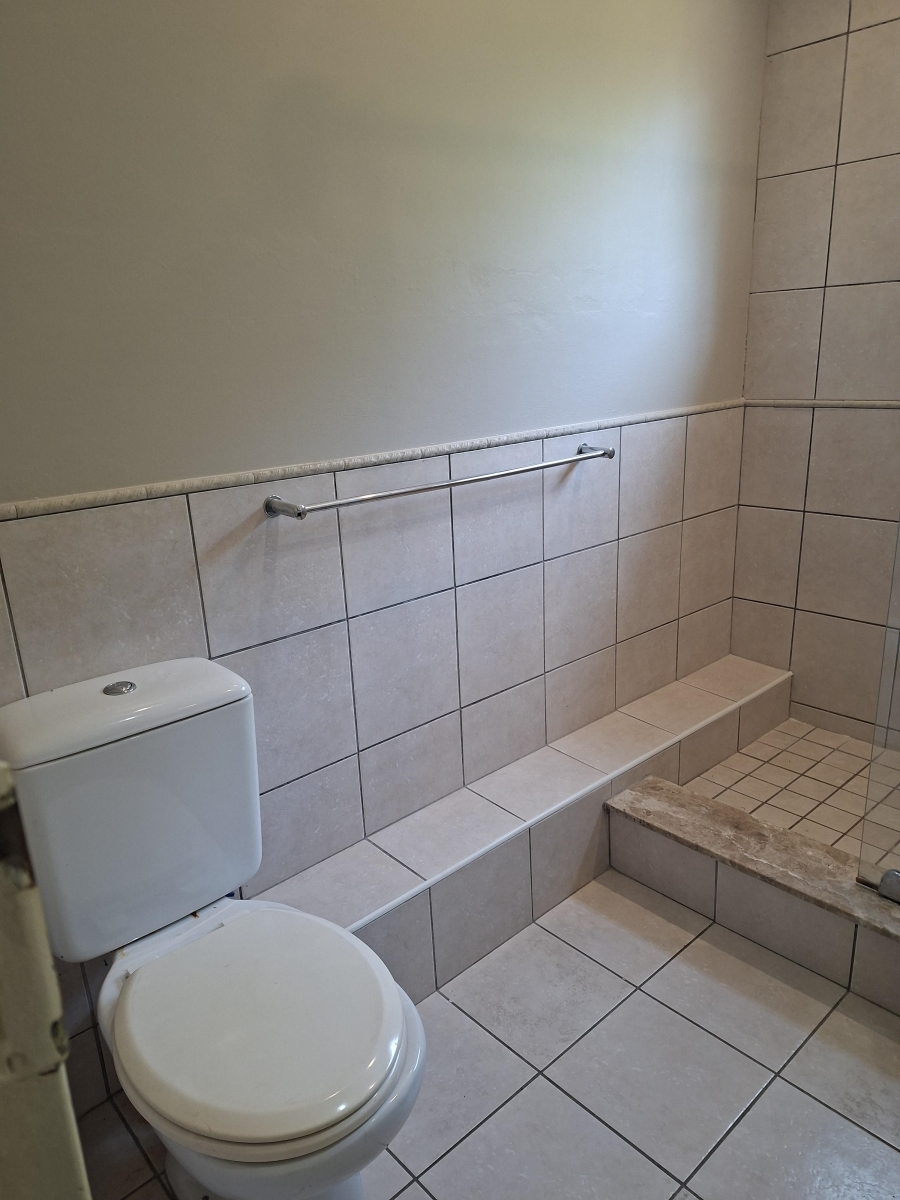 To Let 3 Bedroom Property for Rent in Essenwood KwaZulu-Natal