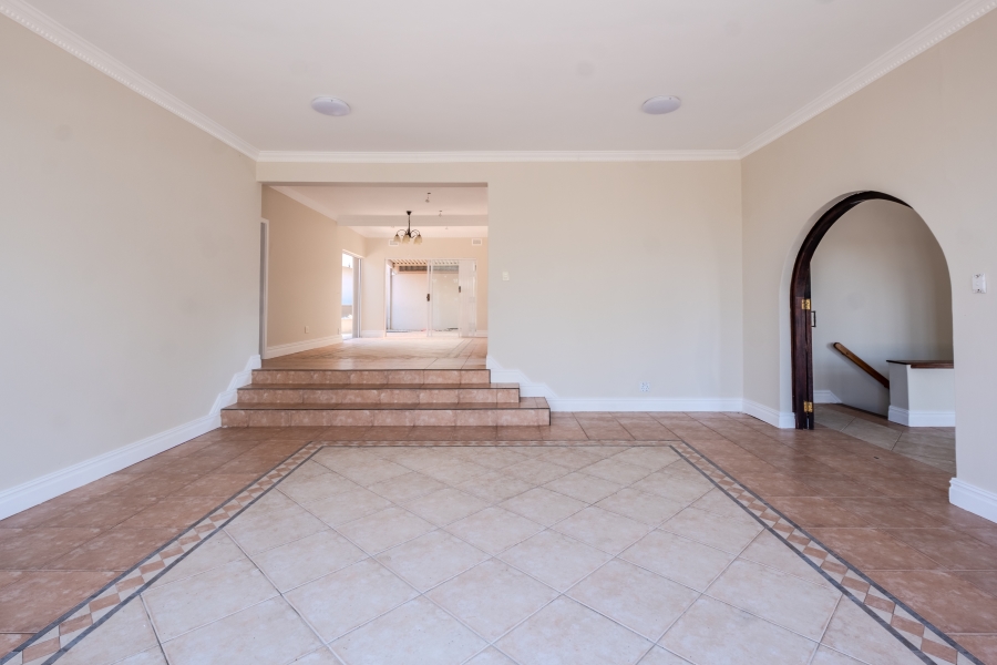 To Let 6 Bedroom Property for Rent in Glen Ashley KwaZulu-Natal