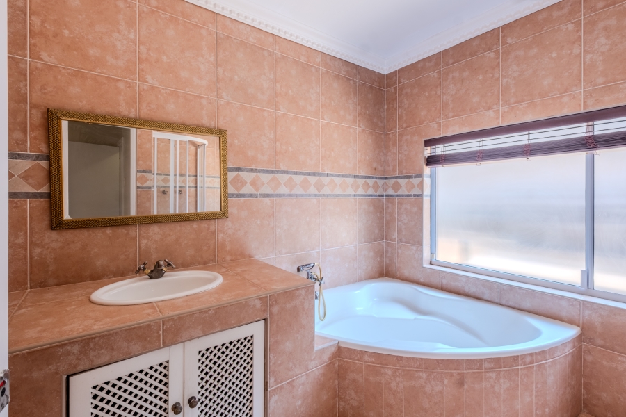 To Let 6 Bedroom Property for Rent in Glen Ashley KwaZulu-Natal