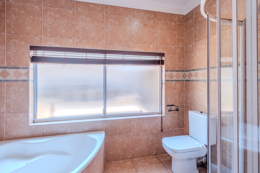 To Let 6 Bedroom Property for Rent in Glen Ashley KwaZulu-Natal