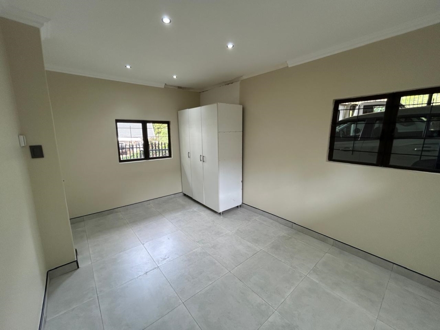 To Let 2 Bedroom Property for Rent in Worlds View KwaZulu-Natal