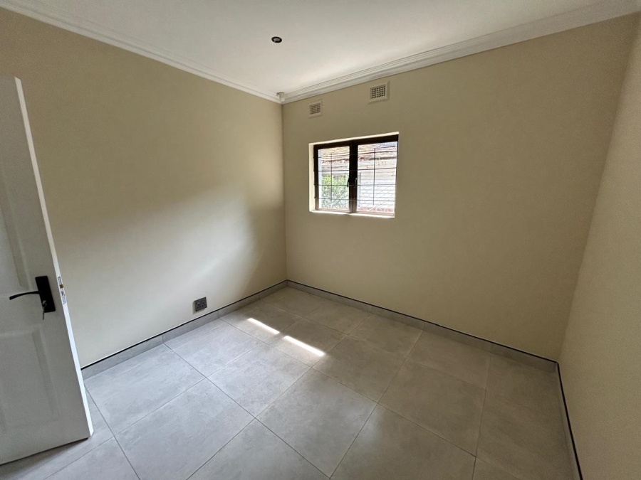 To Let 2 Bedroom Property for Rent in Worlds View KwaZulu-Natal