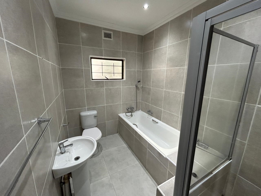 To Let 2 Bedroom Property for Rent in Worlds View KwaZulu-Natal