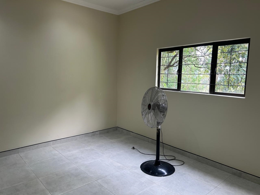 To Let 2 Bedroom Property for Rent in Worlds View KwaZulu-Natal