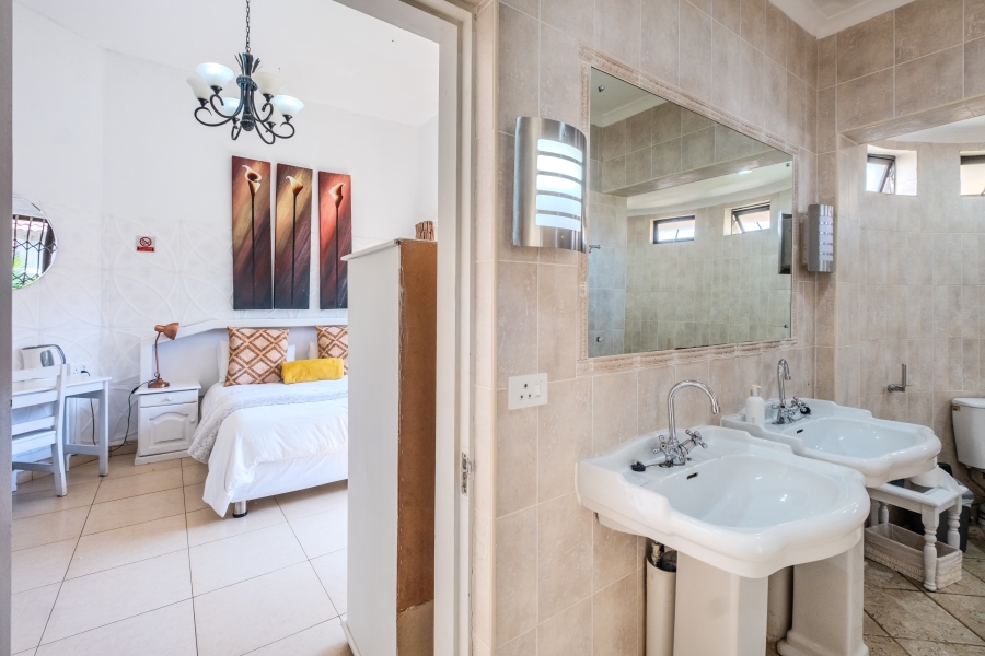 5 Bedroom Property for Sale in Herrwood Park KwaZulu-Natal