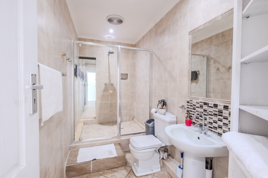 5 Bedroom Property for Sale in Herrwood Park KwaZulu-Natal