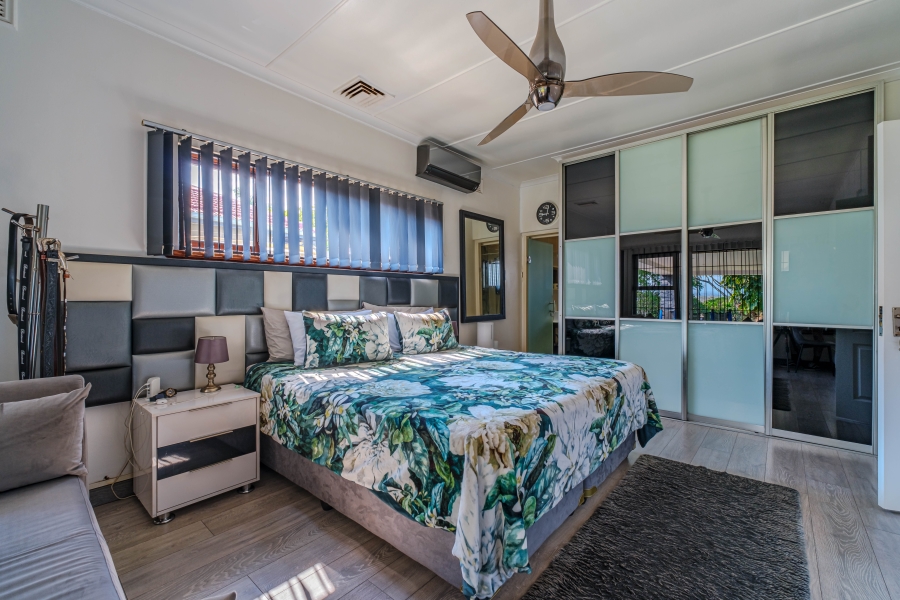 6 Bedroom Property for Sale in Athlone Park KwaZulu-Natal