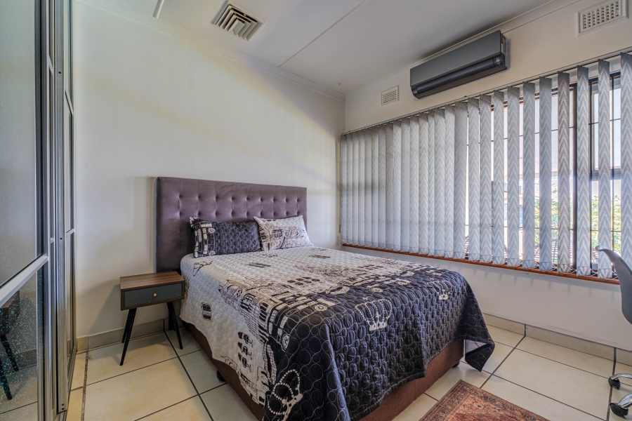 6 Bedroom Property for Sale in Athlone Park KwaZulu-Natal