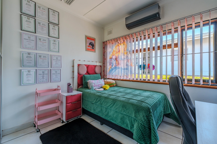 6 Bedroom Property for Sale in Athlone Park KwaZulu-Natal
