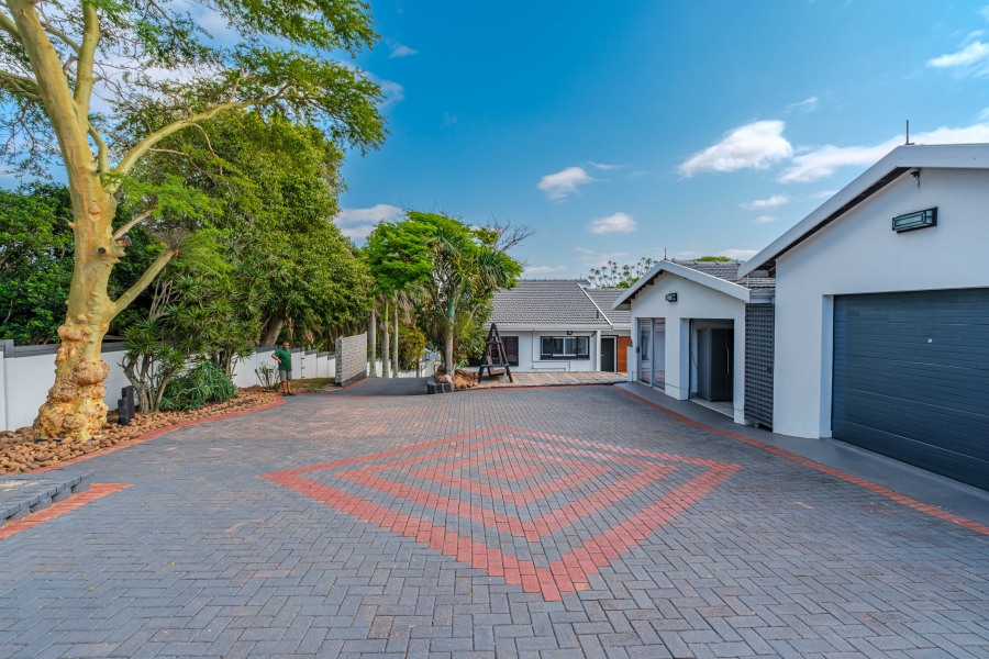 6 Bedroom Property for Sale in Athlone Park KwaZulu-Natal