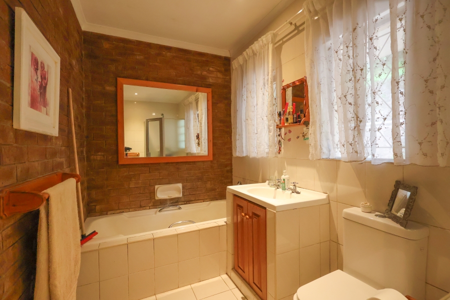 3 Bedroom Property for Sale in Cowies Hill KwaZulu-Natal