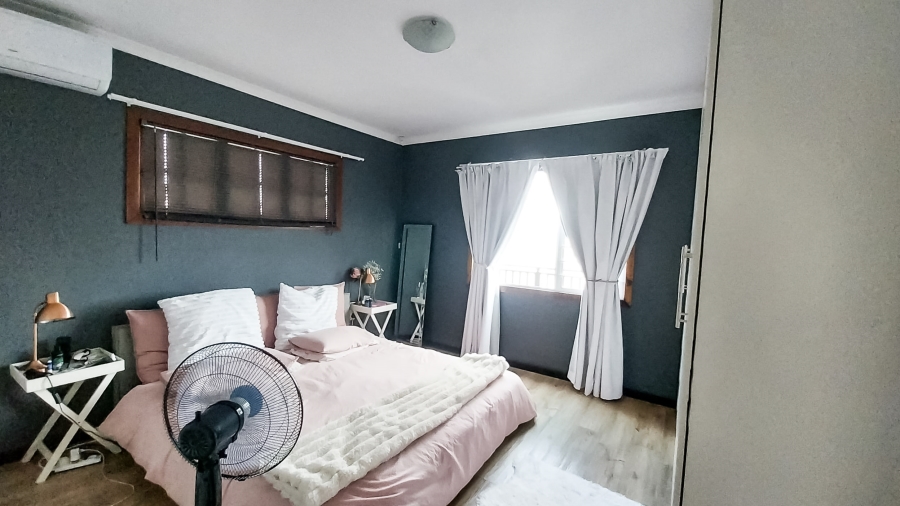 To Let 2 Bedroom Property for Rent in La Lucia KwaZulu-Natal