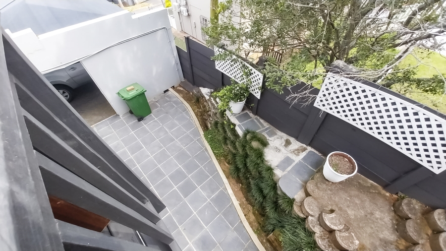 To Let 2 Bedroom Property for Rent in La Lucia KwaZulu-Natal