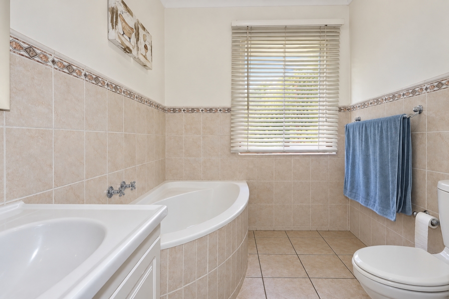 2 Bedroom Property for Sale in Waterfall KwaZulu-Natal
