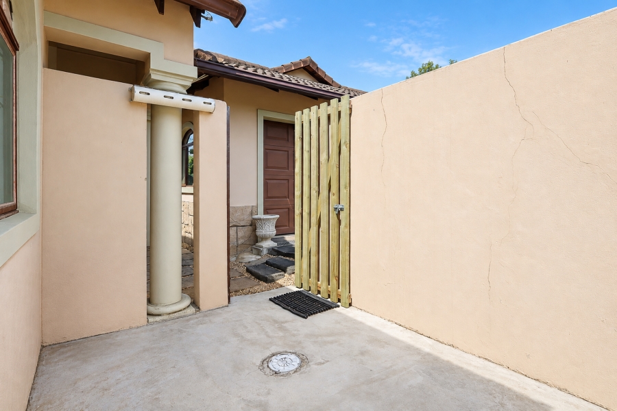 2 Bedroom Property for Sale in Waterfall KwaZulu-Natal
