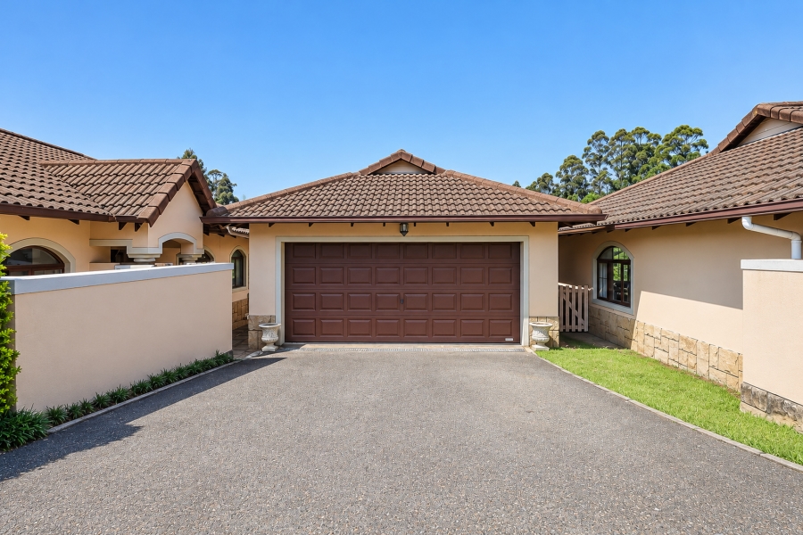 2 Bedroom Property for Sale in Waterfall KwaZulu-Natal