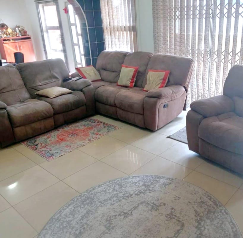 3 Bedroom Property for Sale in Silverglen KwaZulu-Natal