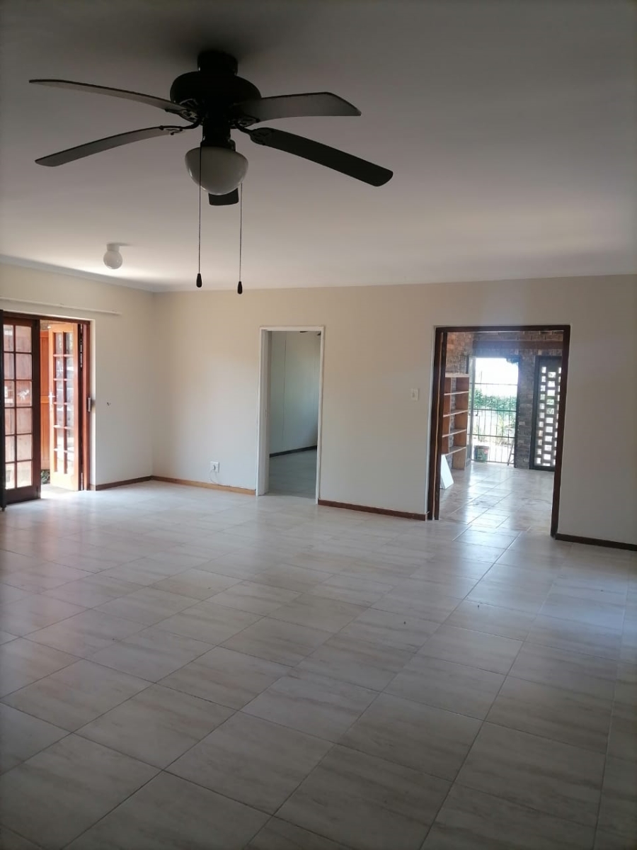 To Let 3 Bedroom Property for Rent in Dawncliffe KwaZulu-Natal