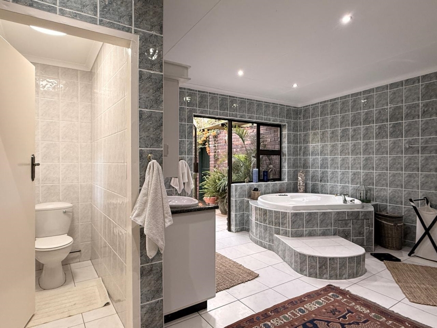 4 Bedroom Property for Sale in Aviary Hill KwaZulu-Natal