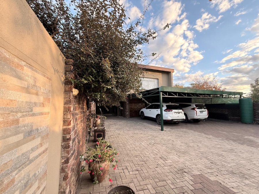 4 Bedroom Property for Sale in Aviary Hill KwaZulu-Natal