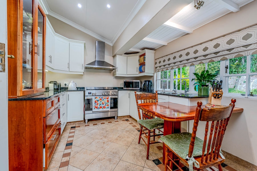 4 Bedroom Property for Sale in Cowies Hill KwaZulu-Natal