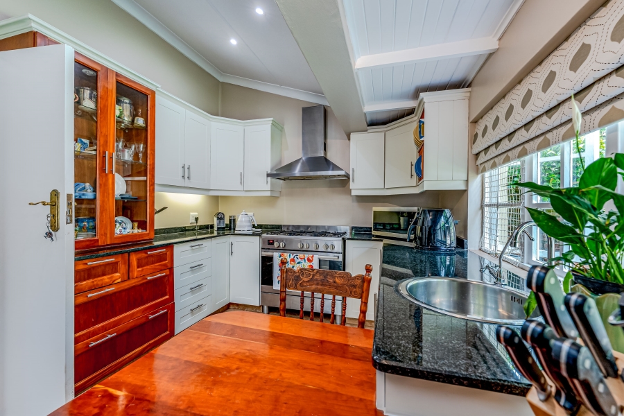 4 Bedroom Property for Sale in Cowies Hill KwaZulu-Natal
