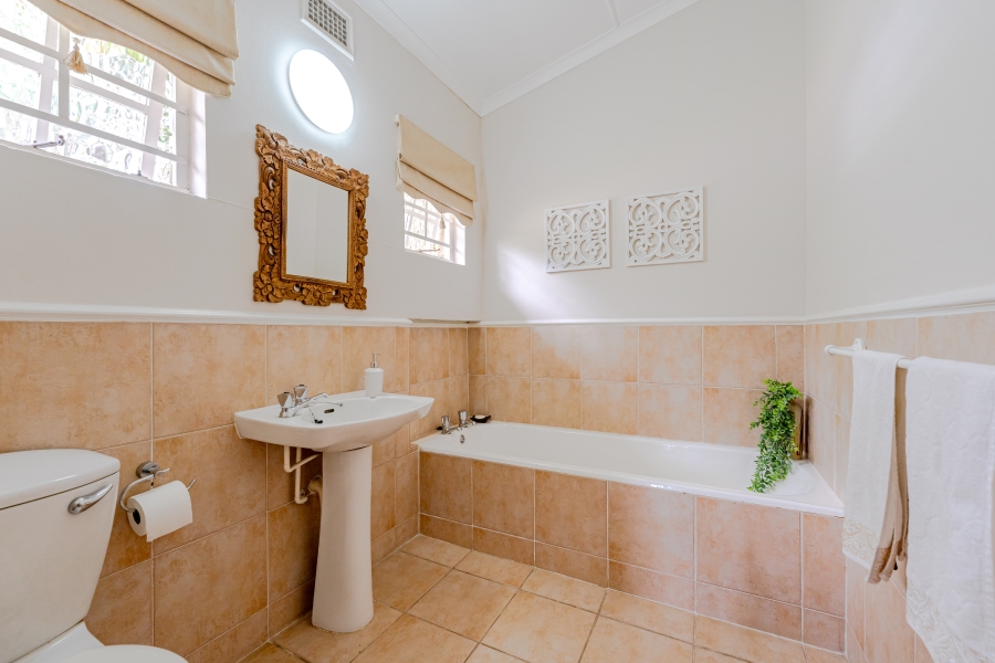 4 Bedroom Property for Sale in Cowies Hill KwaZulu-Natal