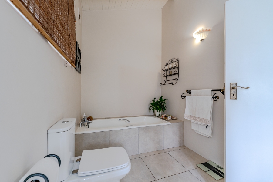 4 Bedroom Property for Sale in Cowies Hill KwaZulu-Natal