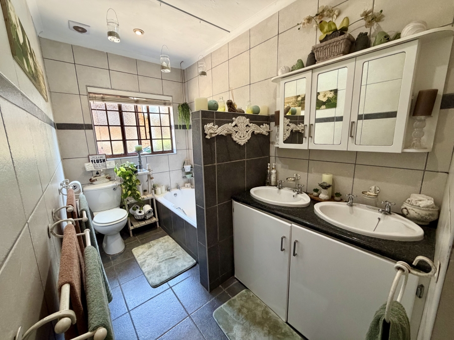 4 Bedroom Property for Sale in Hayfields KwaZulu-Natal