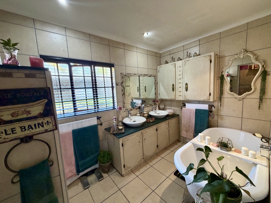 4 Bedroom Property for Sale in Hayfields KwaZulu-Natal