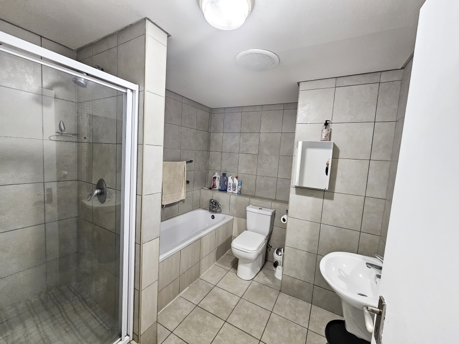 To Let 2 Bedroom Property for Rent in Umhlanga Ridge KwaZulu-Natal