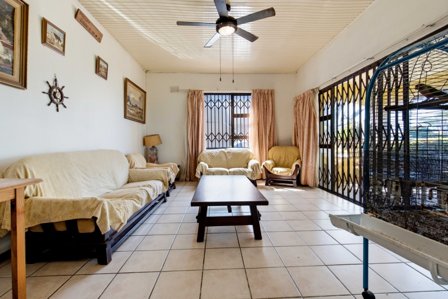 4 Bedroom Property for Sale in Amanzimtoti KwaZulu-Natal