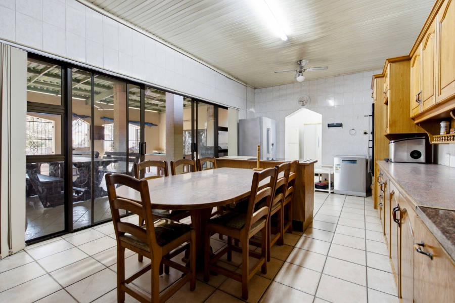 4 Bedroom Property for Sale in Amanzimtoti KwaZulu-Natal
