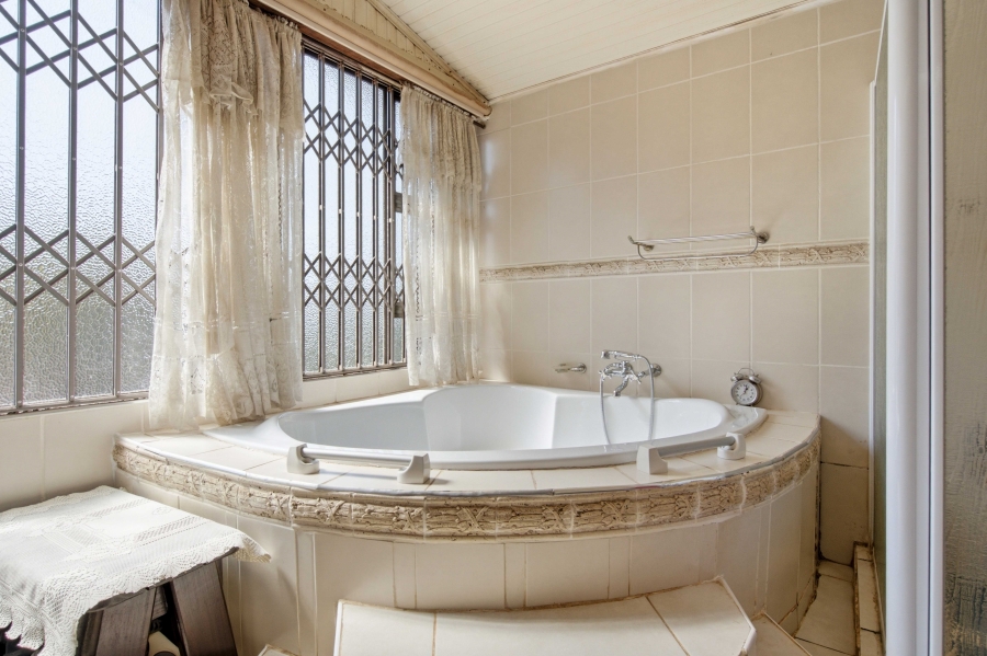 4 Bedroom Property for Sale in Amanzimtoti KwaZulu-Natal