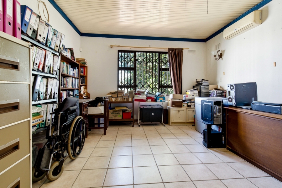 4 Bedroom Property for Sale in Amanzimtoti KwaZulu-Natal