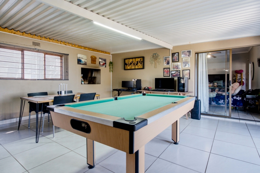 4 Bedroom Property for Sale in Amanzimtoti KwaZulu-Natal
