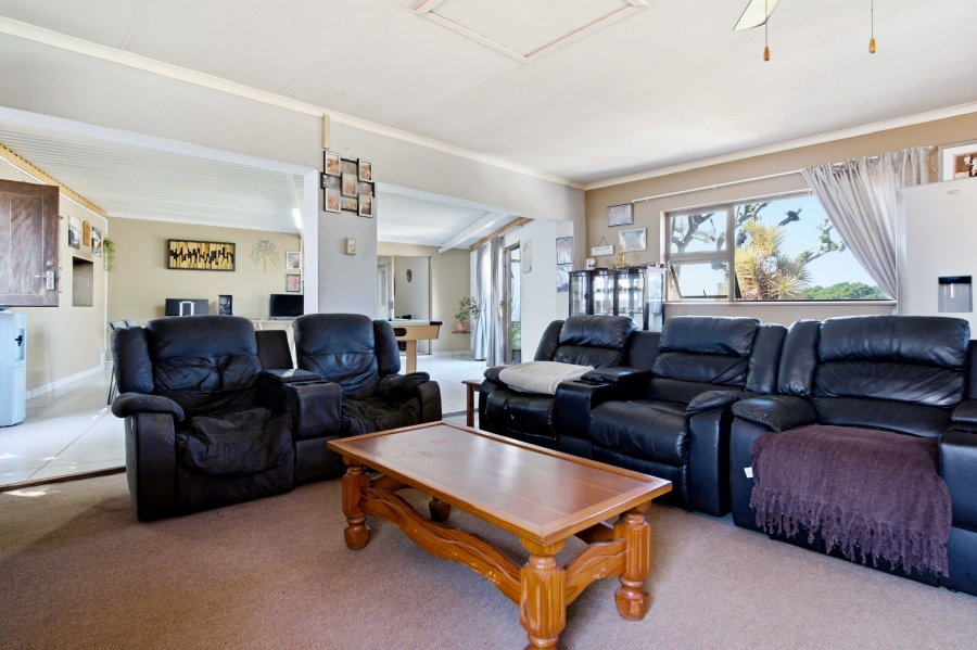 4 Bedroom Property for Sale in Amanzimtoti KwaZulu-Natal