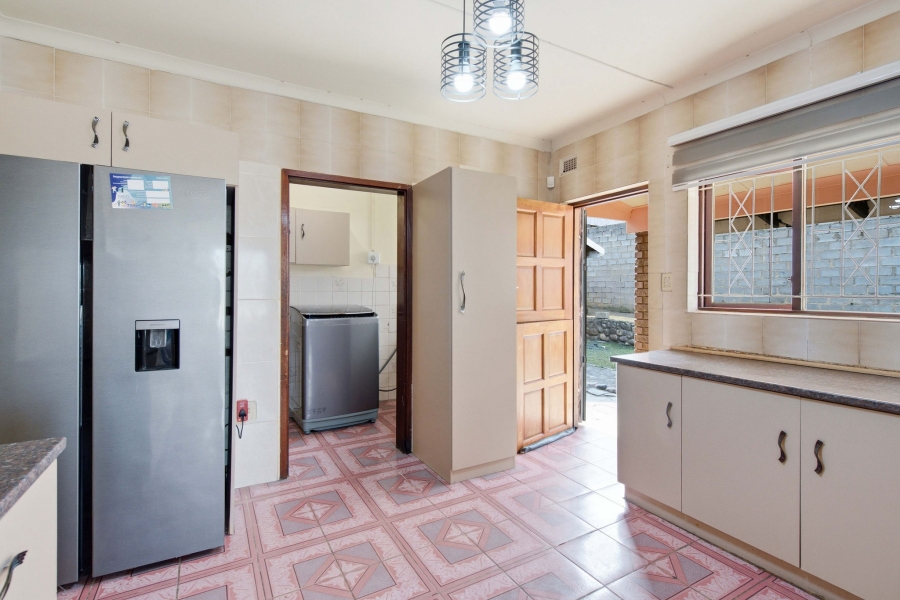 4 Bedroom Property for Sale in Naidooville KwaZulu-Natal