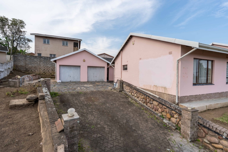 4 Bedroom Property for Sale in Naidooville KwaZulu-Natal