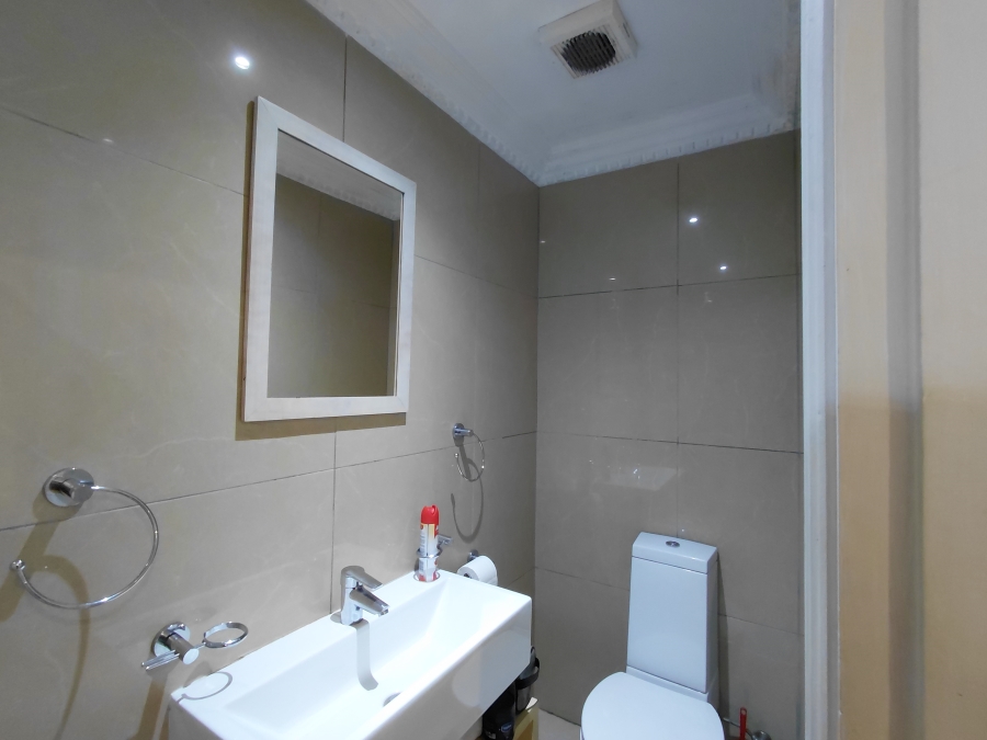 1 Bedroom Property for Sale in Point Waterfront KwaZulu-Natal