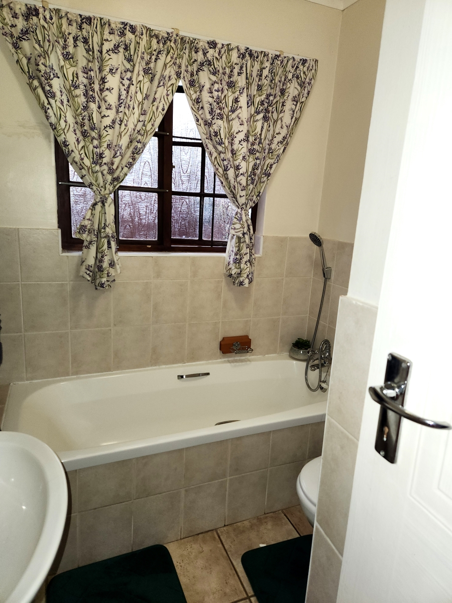 2 Bedroom Property for Sale in Montrose KwaZulu-Natal