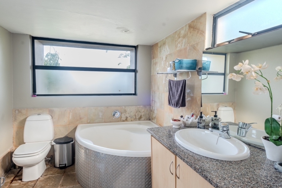 To Let 5 Bedroom Property for Rent in Umhlanga KwaZulu-Natal