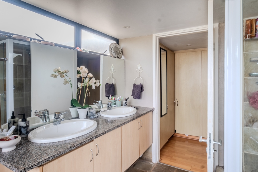 To Let 5 Bedroom Property for Rent in Umhlanga KwaZulu-Natal