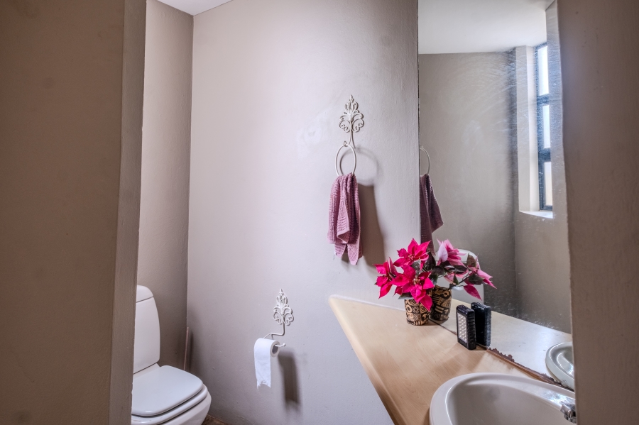 To Let 5 Bedroom Property for Rent in Umhlanga KwaZulu-Natal