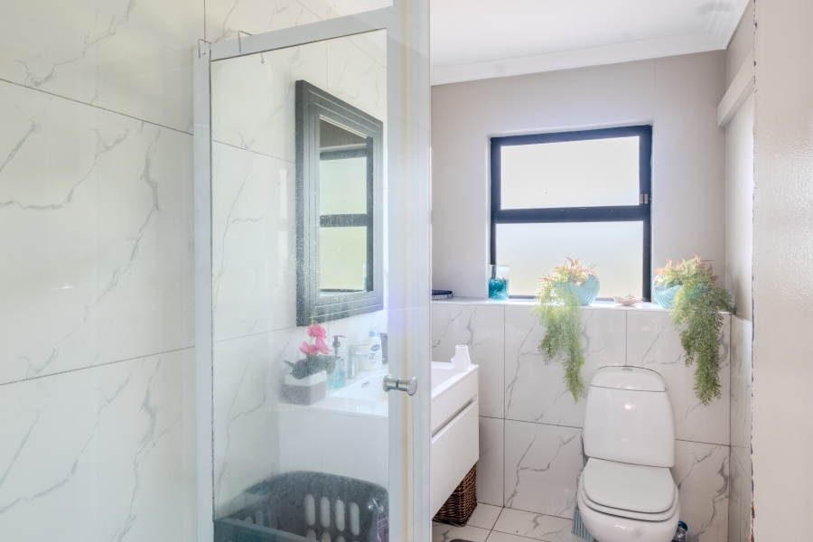 To Let 5 Bedroom Property for Rent in Umhlanga KwaZulu-Natal