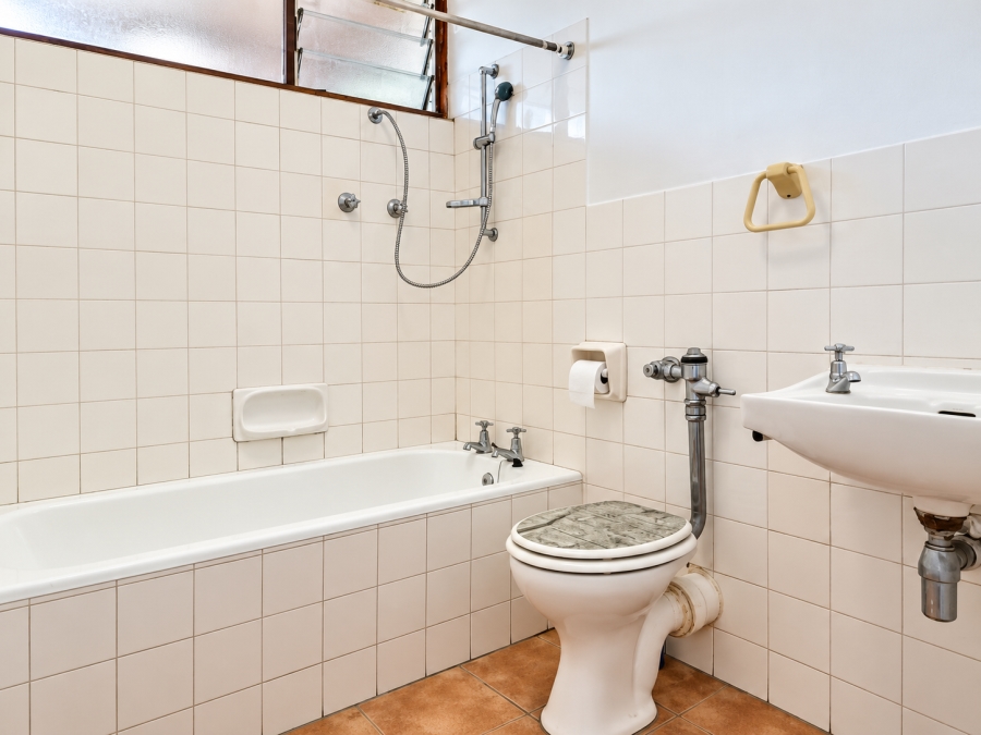 1 Bedroom Property for Sale in Amanzimtoti KwaZulu-Natal