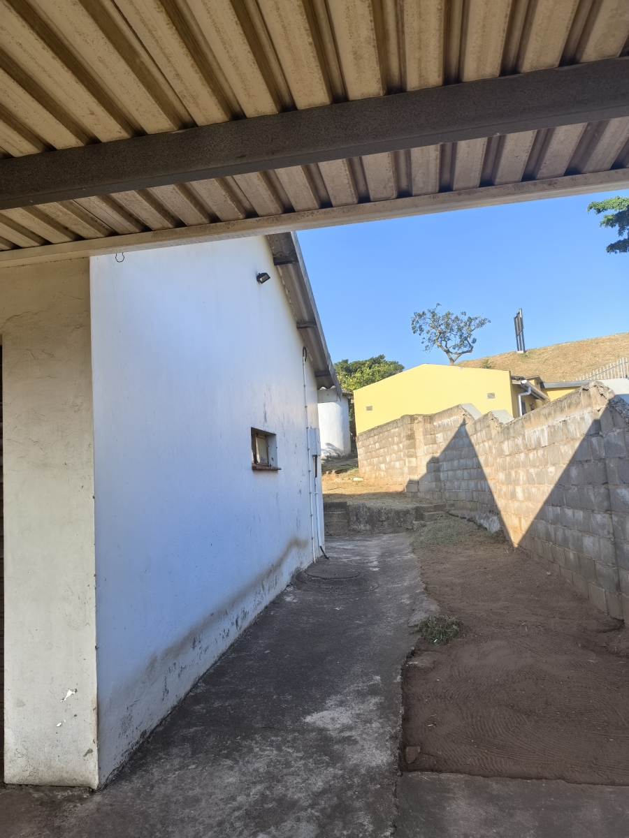 To Let 4 Bedroom Property for Rent in Umlazi V KwaZulu-Natal