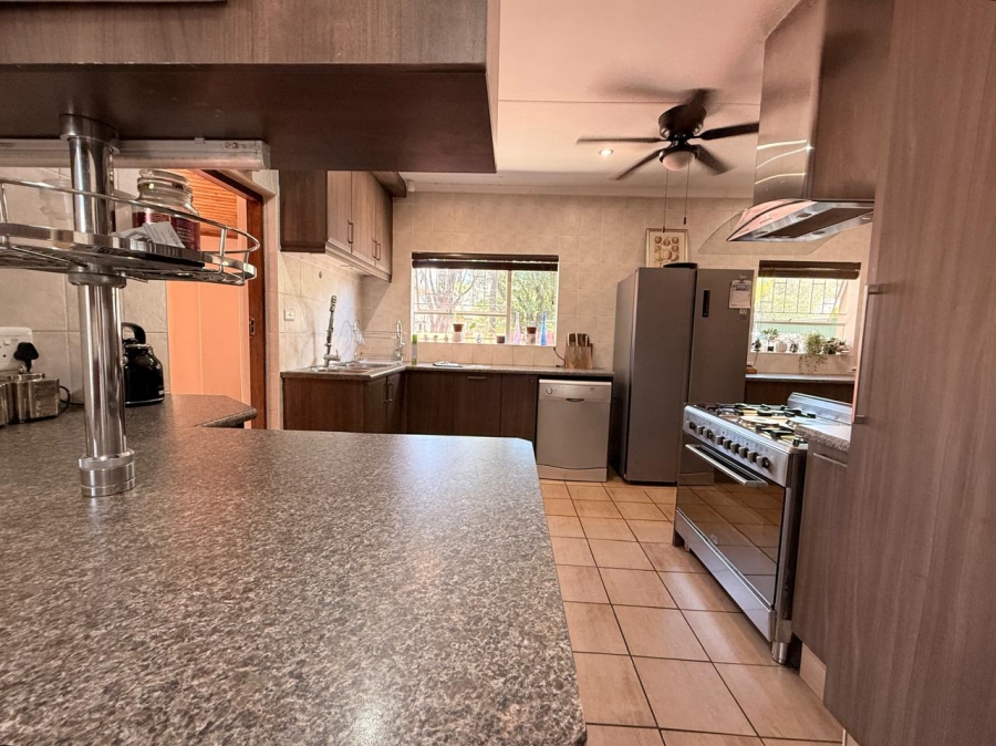 4 Bedroom Property for Sale in Schuinshoogte KwaZulu-Natal