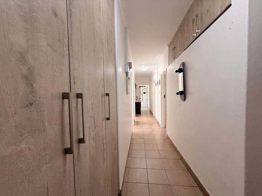 4 Bedroom Property for Sale in Schuinshoogte KwaZulu-Natal