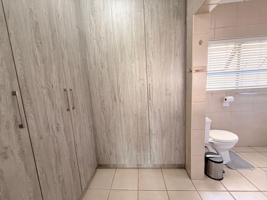 4 Bedroom Property for Sale in Schuinshoogte KwaZulu-Natal